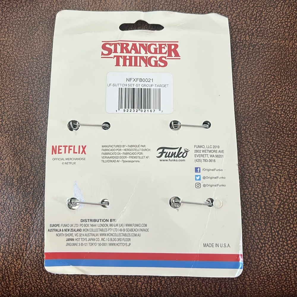 Stranger Things 4-pack button set - Picture 2 of 2